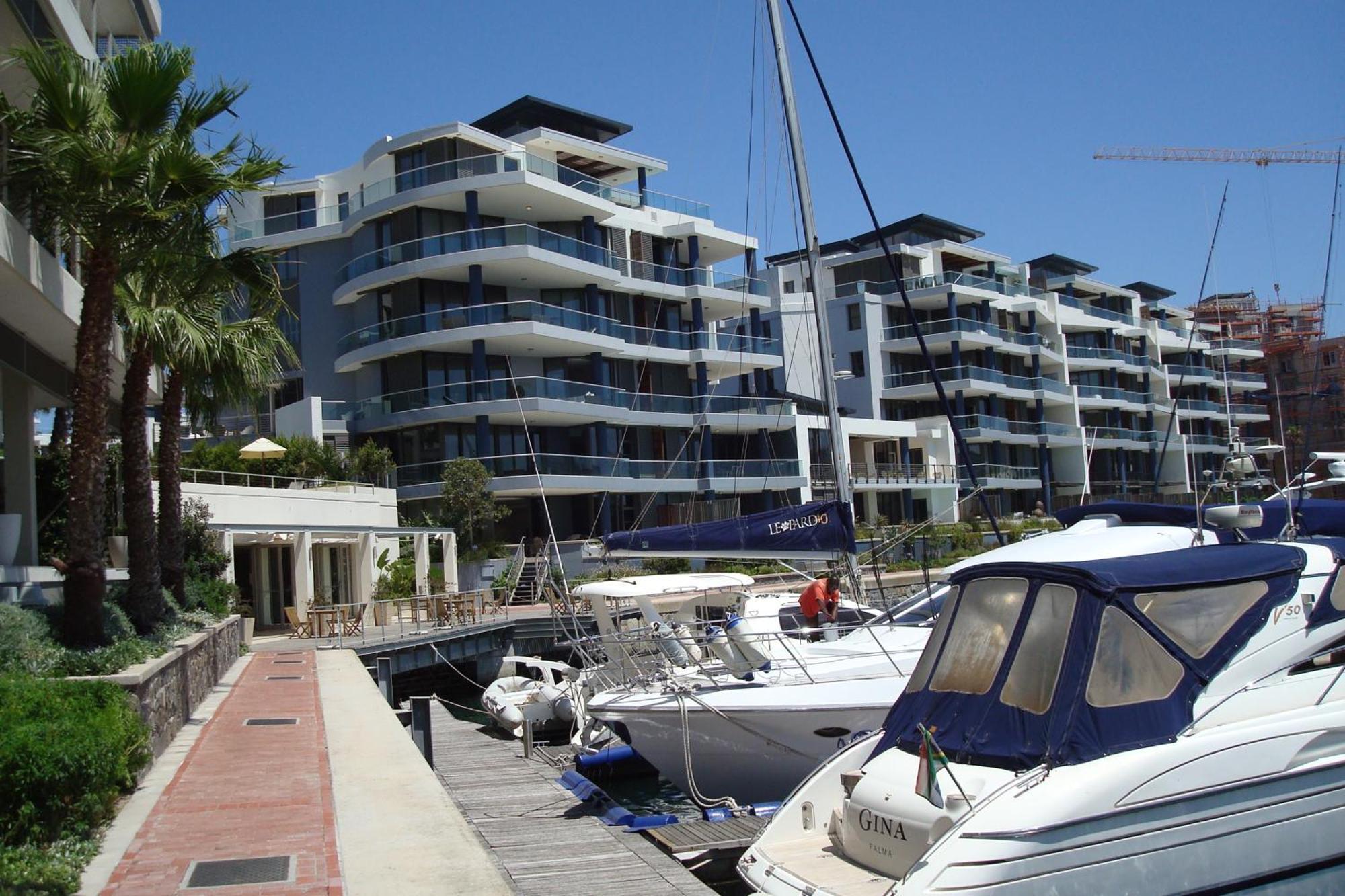 Mountain Marina Luxury Apartments Cape Town Exterior photo