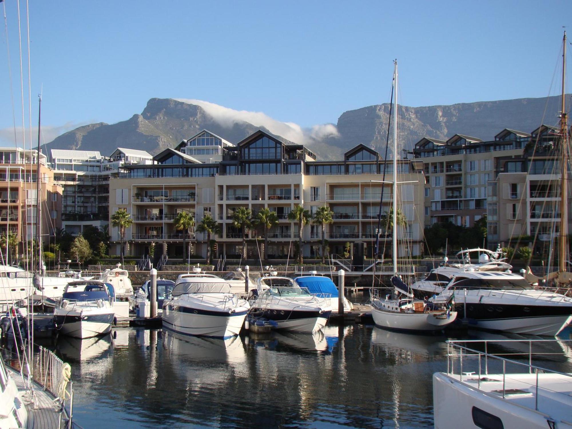 Mountain Marina Luxury Apartments Cape Town Exterior photo