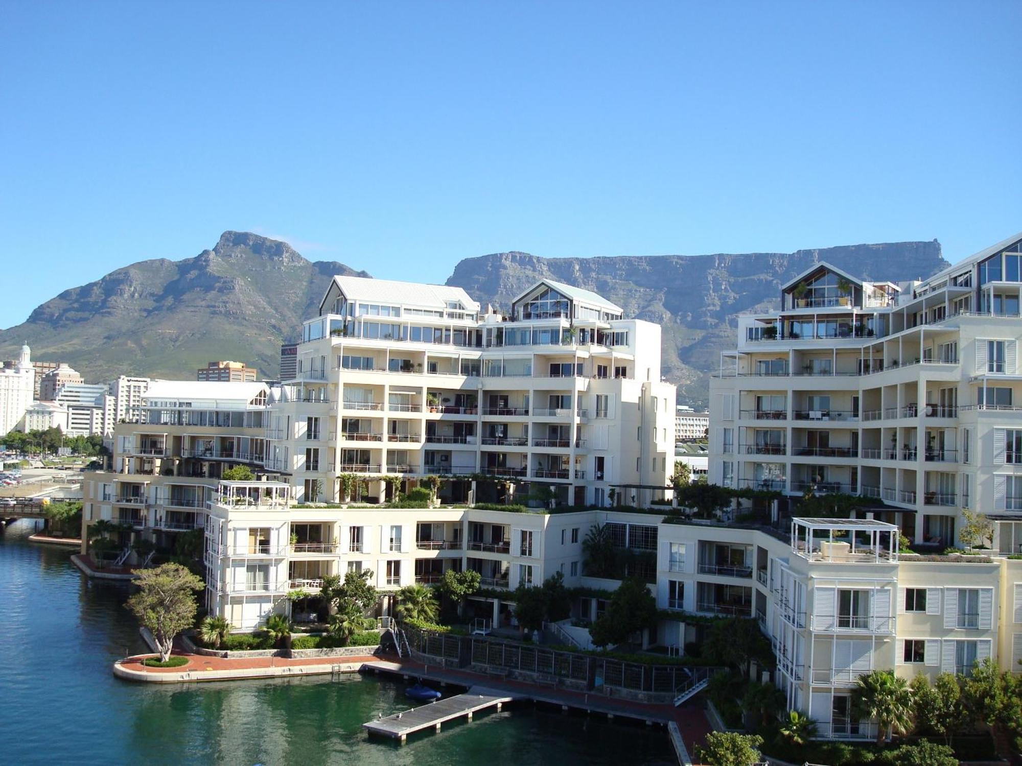 Mountain Marina Luxury Apartments Cape Town Exterior photo