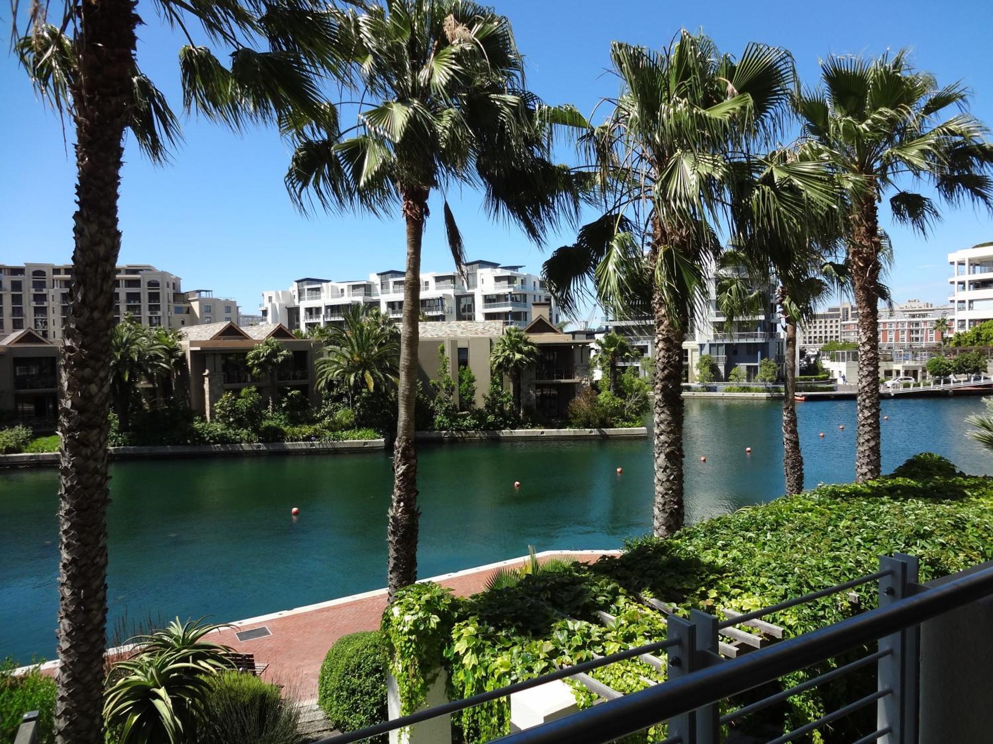 Mountain Marina Luxury Apartments Cape Town Exterior photo