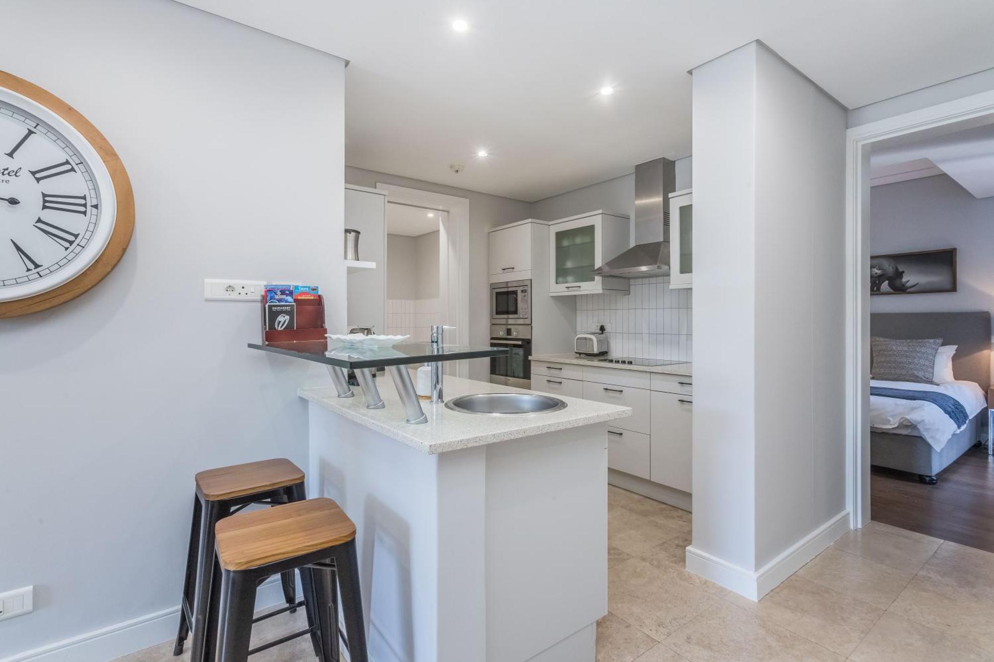 Mountain Marina Luxury Apartments Cape Town Room photo