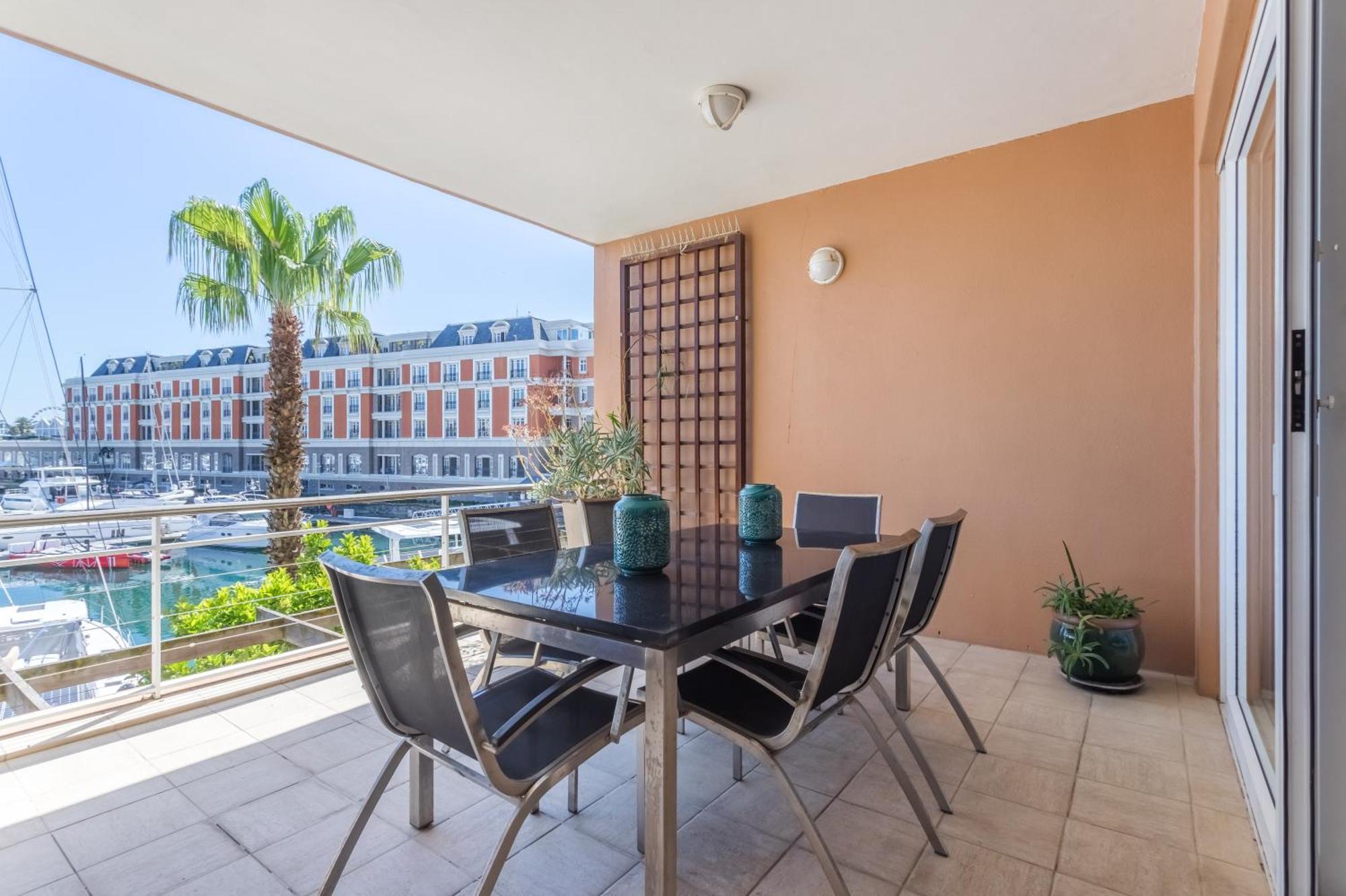 Mountain Marina Luxury Apartments Cape Town Room photo