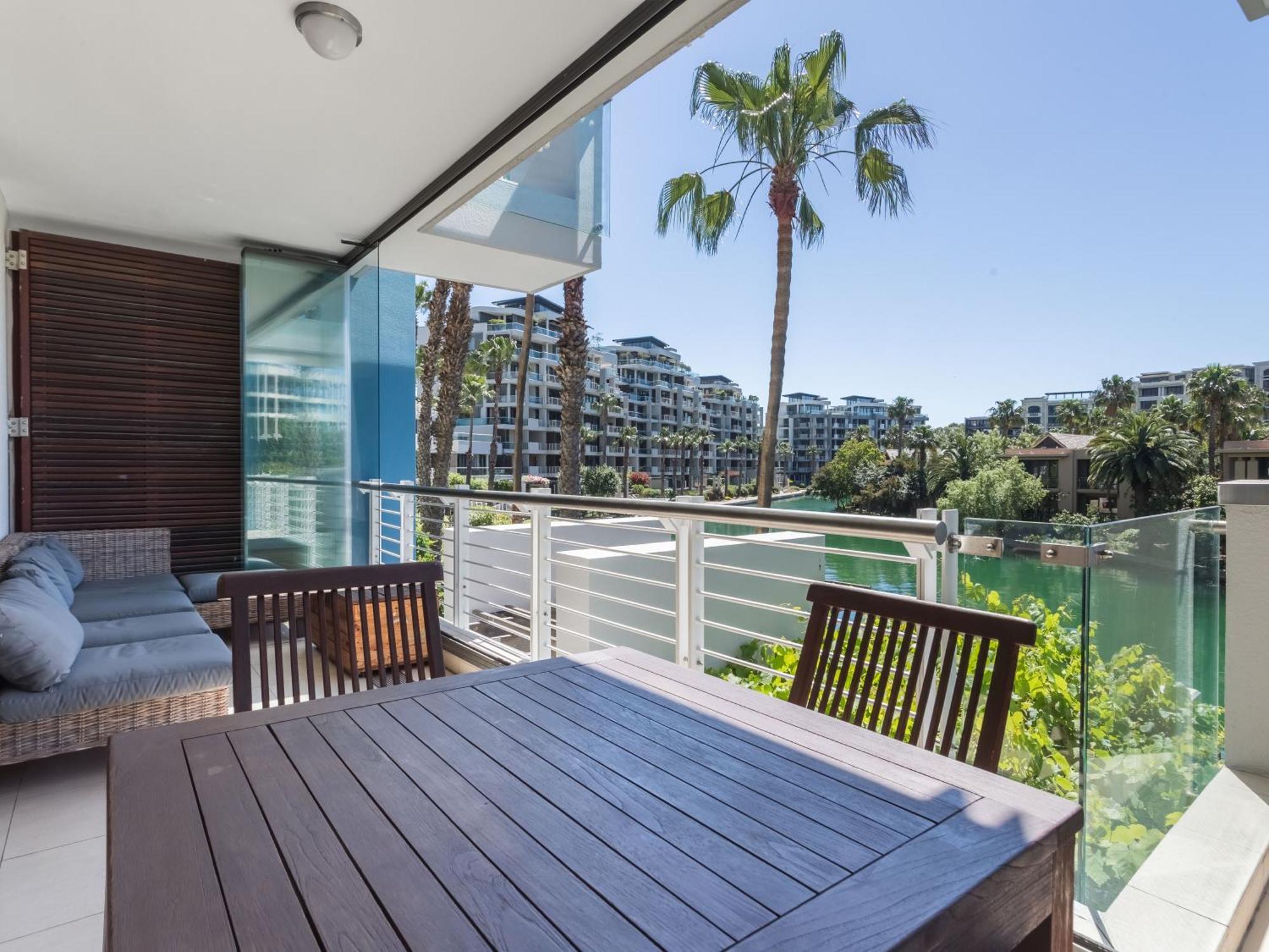 Mountain Marina Luxury Apartments Cape Town Room photo