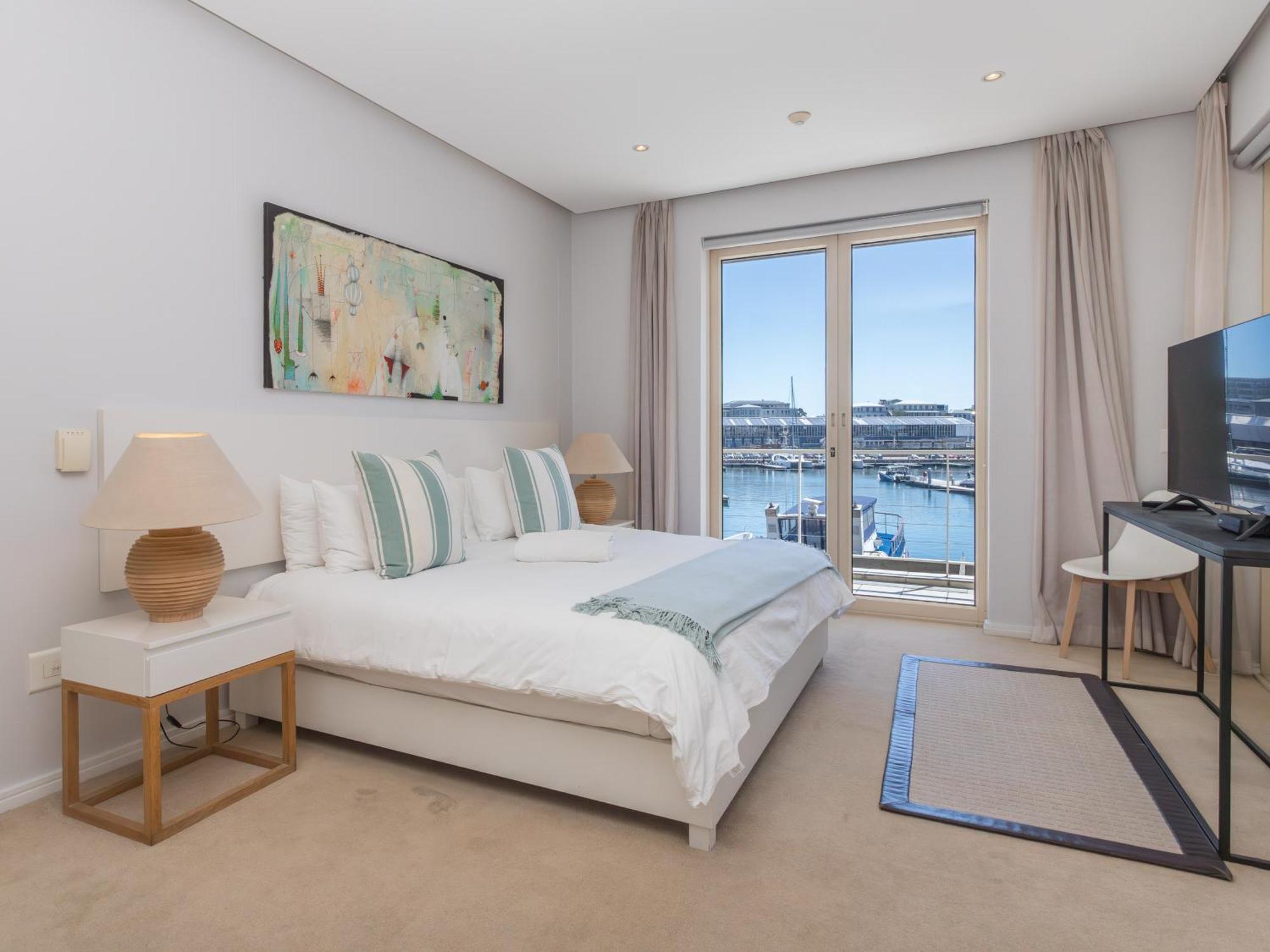 Mountain Marina Luxury Apartments Cape Town Room photo