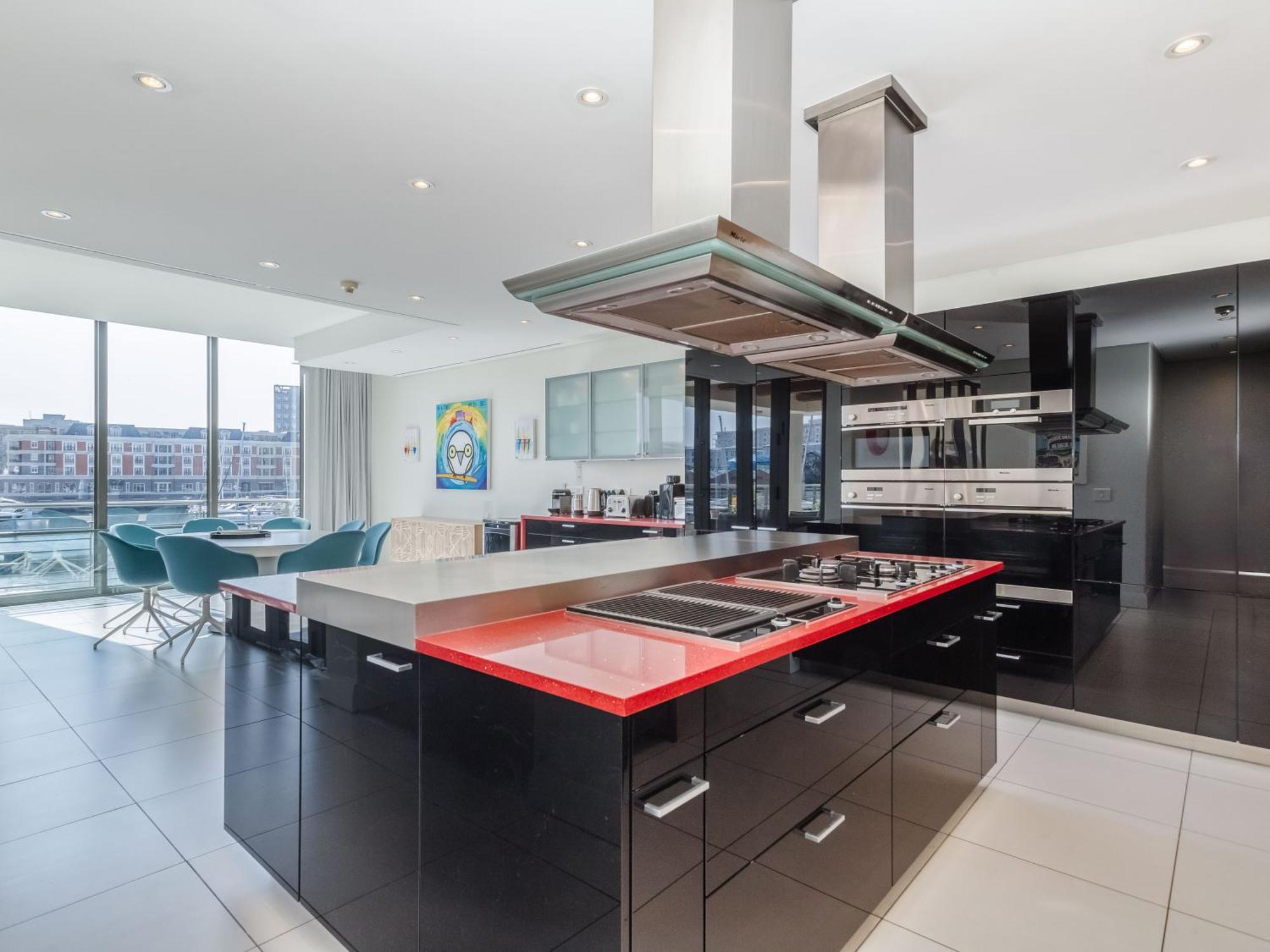 Mountain Marina Luxury Apartments Cape Town Room photo