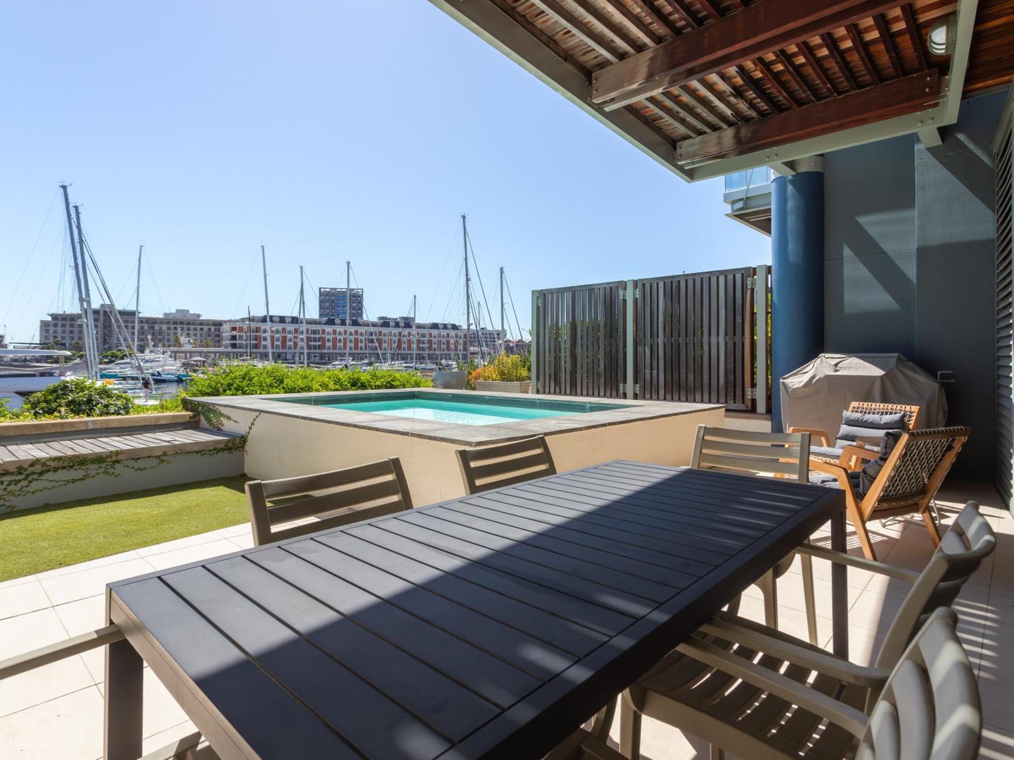 Mountain Marina Luxury Apartments Cape Town Room photo