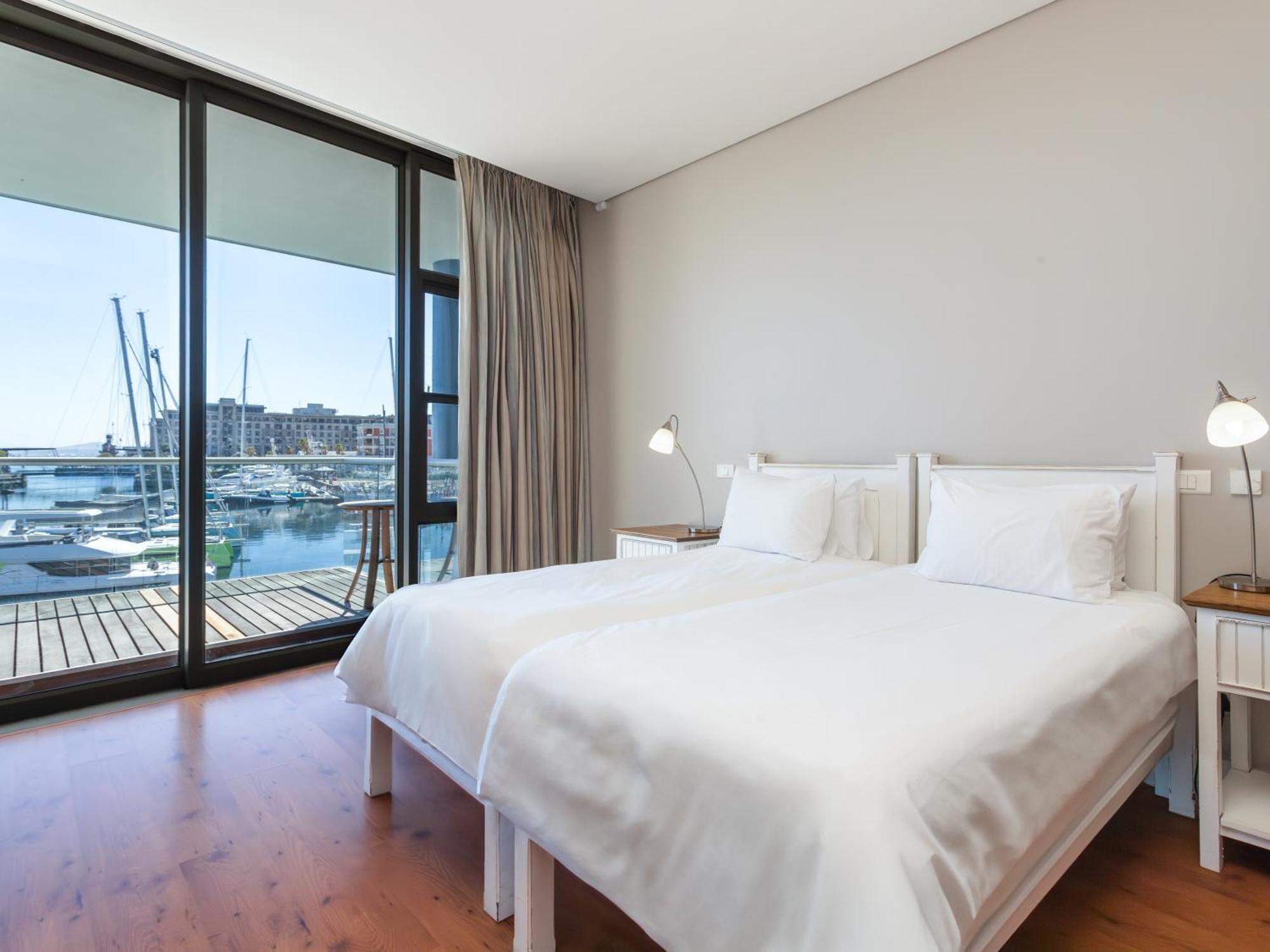 Mountain Marina Luxury Apartments Cape Town Room photo