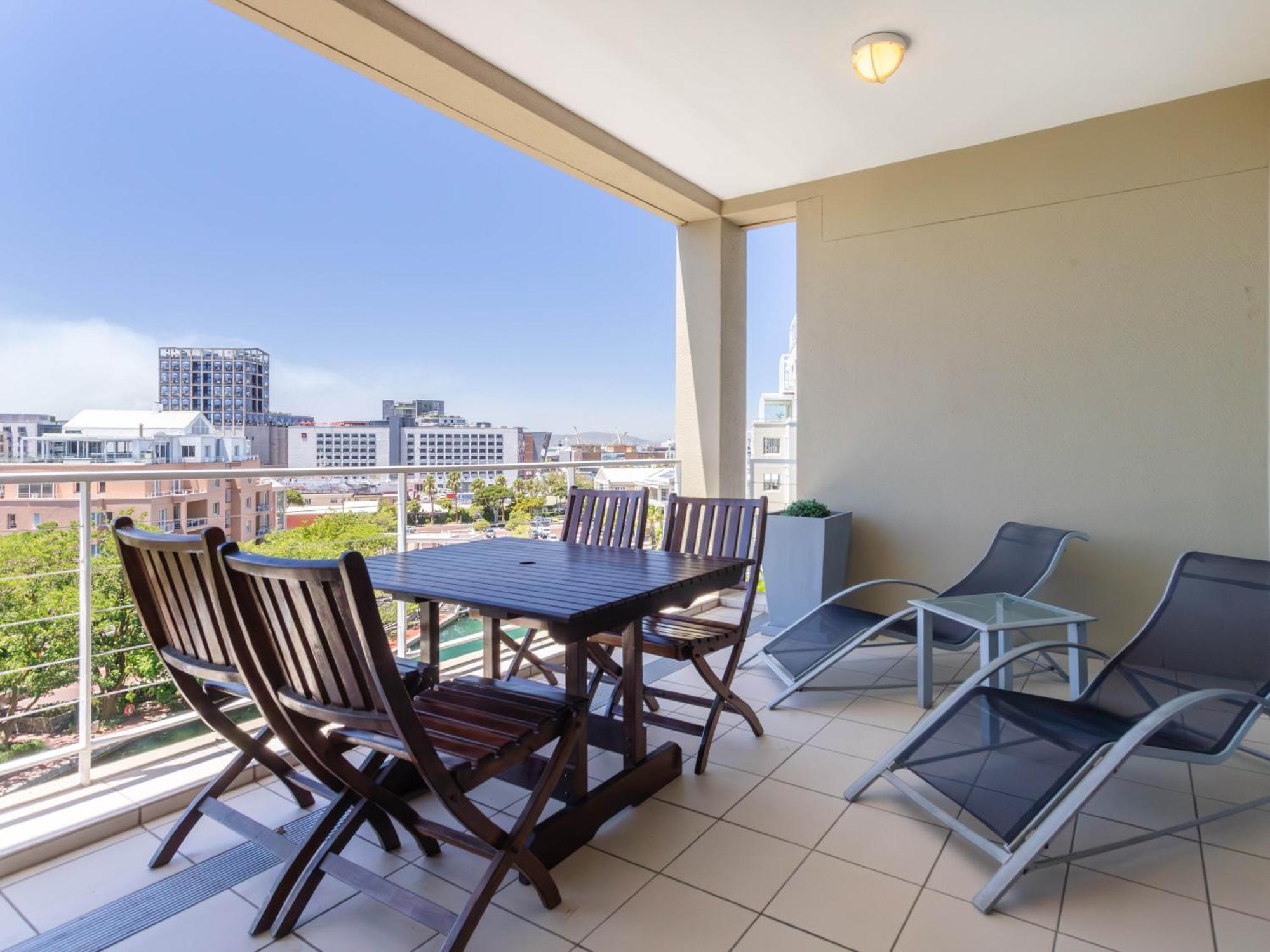 Mountain Marina Luxury Apartments Cape Town Room photo