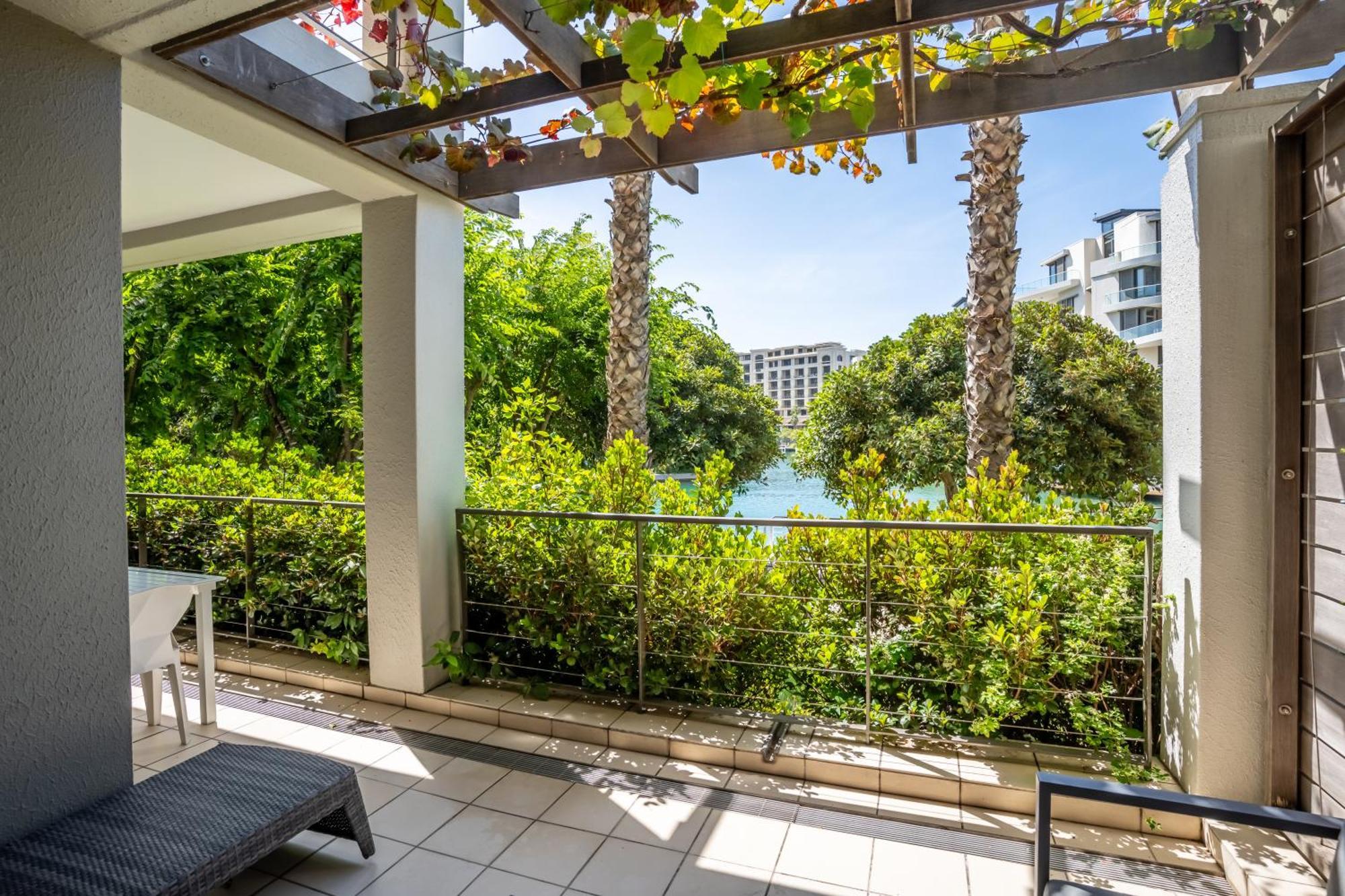 Mountain Marina Luxury Apartments Cape Town Room photo